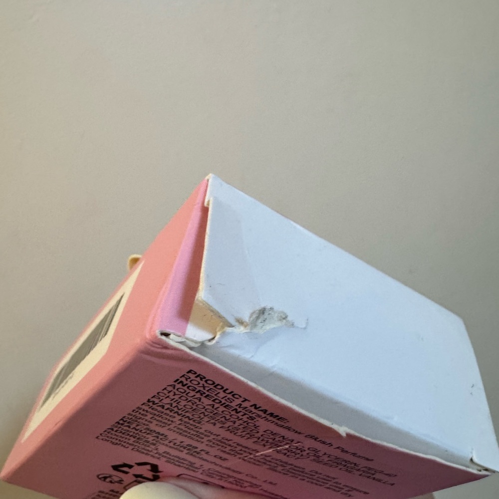 Perfume - Pink - Picture 5 of 6